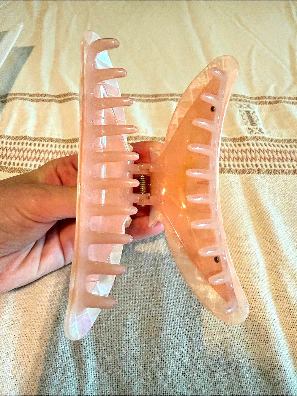MACHETE Grande Heirloom Claw Pink Hair Claw